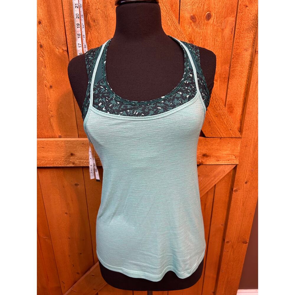 Lululemon Women's Small  Athletic Tank Top w/attached Bra EUC